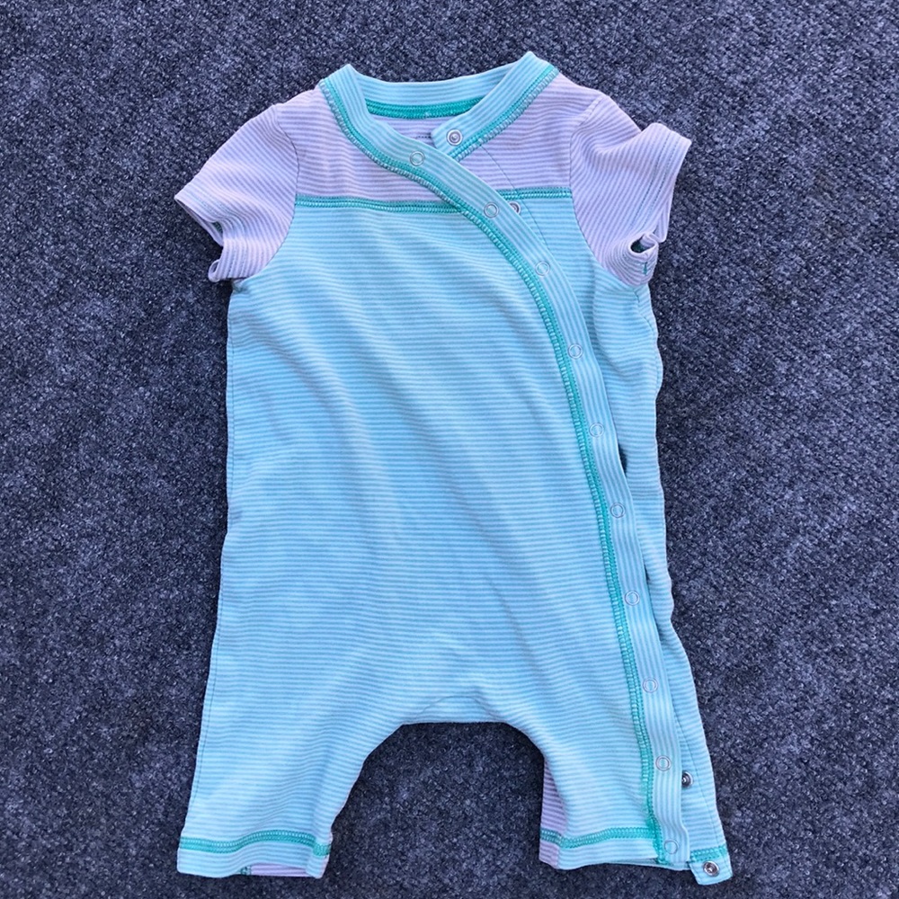 Patagonia Organic Cotton Romper Size 0-3 months.